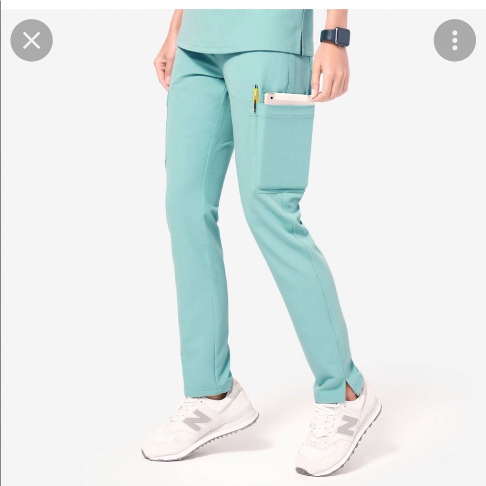Figs Women's Yola Scrub Pants in Seaglass